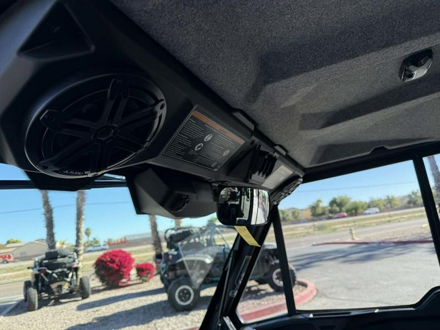 2026 Can-Am® Defender MAX Limited HD11