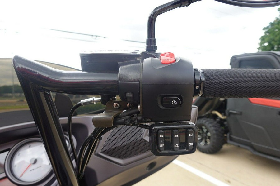 2016 Victory Magnum® X-1 Stealth Edition