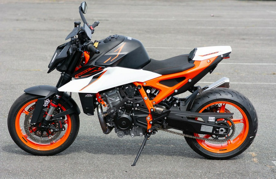 2026 KTM Duke 990 R