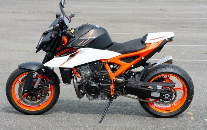 2026 KTM Duke 990 R
