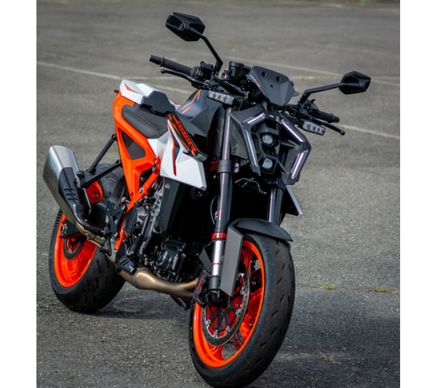 2026 KTM Duke 990 R