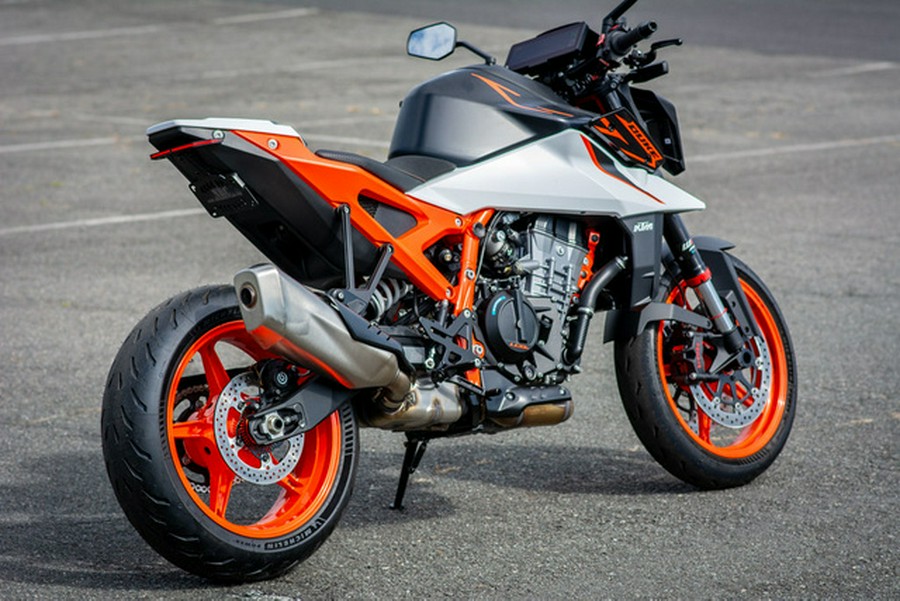 2026 KTM Duke 990 R