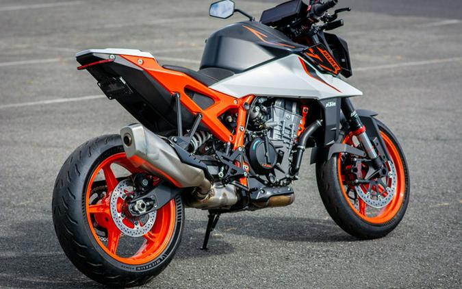 2026 KTM Duke 990 R
