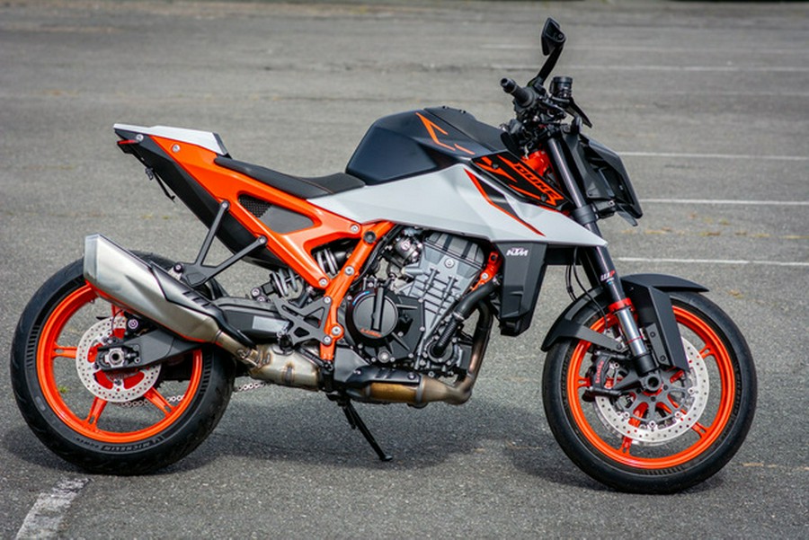 2026 KTM Duke 990 R