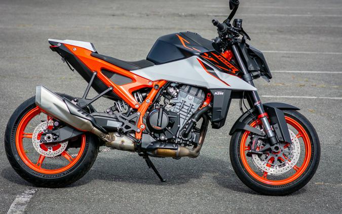 2026 KTM Duke 990 R