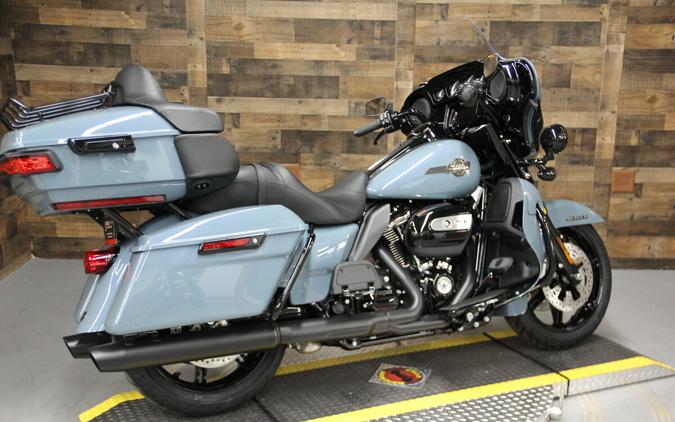 2024 Harley-Davidson Ultra Limited Sharkskin Blue – Black Finish