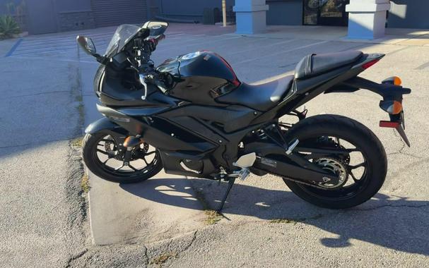 2023 Yamaha YZF-R3 ABS