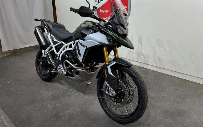 2024 Triumph Tiger 900 Rally Pro Matt Khaki Green / Matt Phantom Black