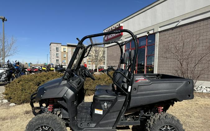 2018 Honda Pioneer 700 Deluxe