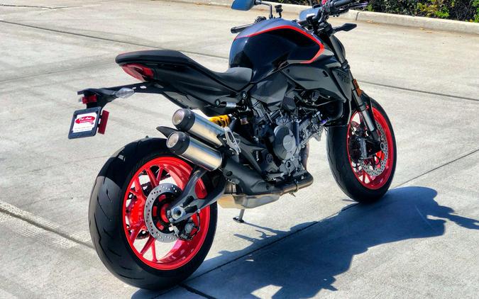 2027 Ducati MONSTER 896