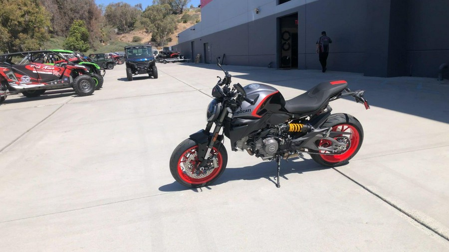 2027 Ducati MONSTER 896