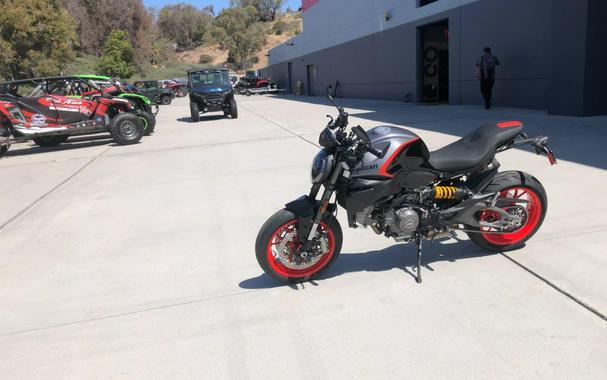 2027 Ducati MONSTER 896