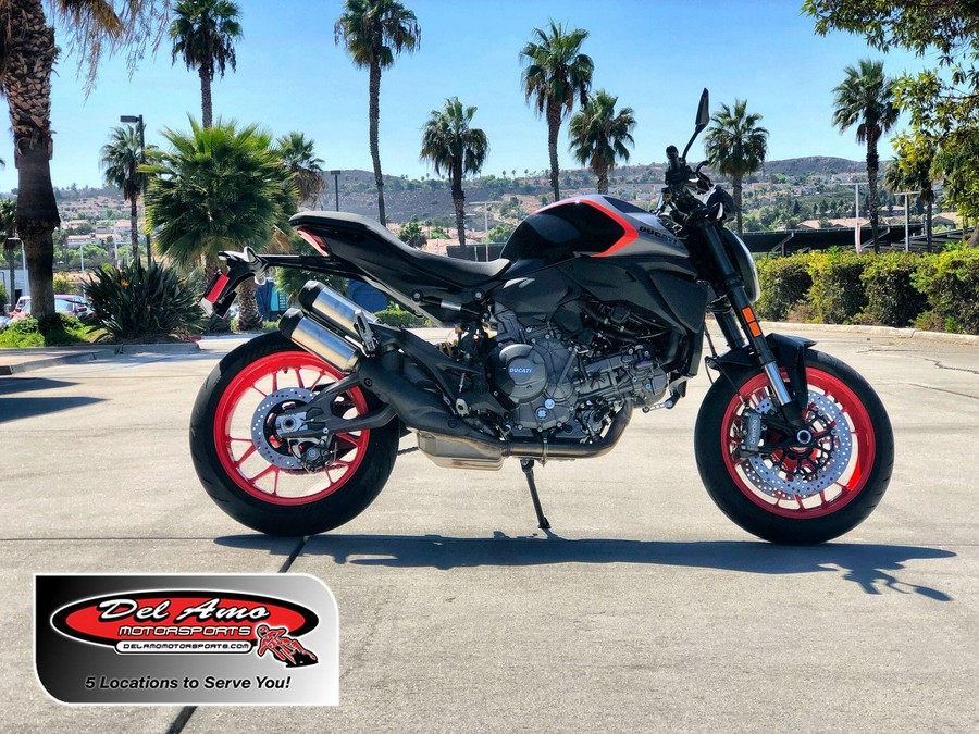 2027 Ducati MONSTER 896