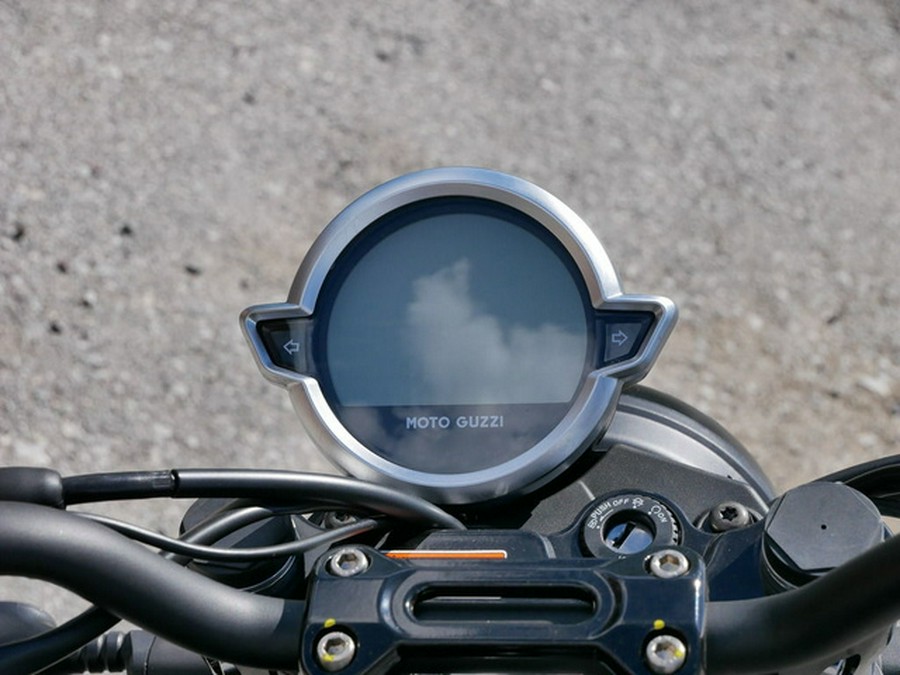 2024 Moto Guzzi V7 Stone