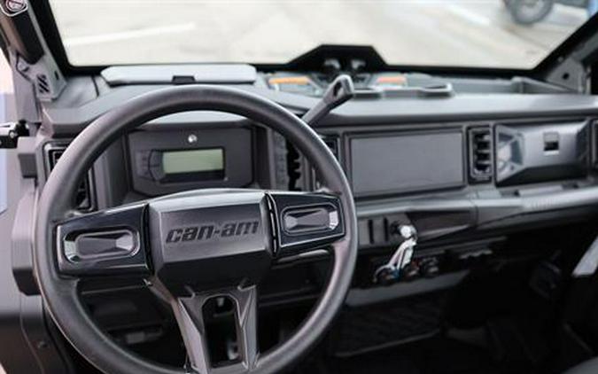 2026 Can-Am Defender XT CAB HD11