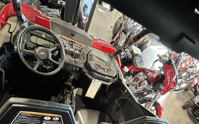 2024 Can-Am Commander MAX XT 700