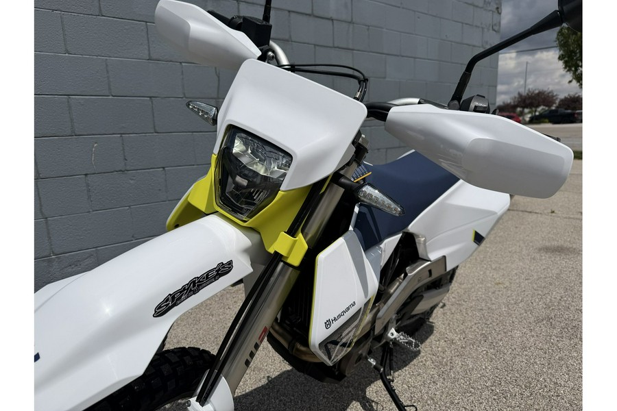 2027 701 Enduro - Husqvarna Motorcycles