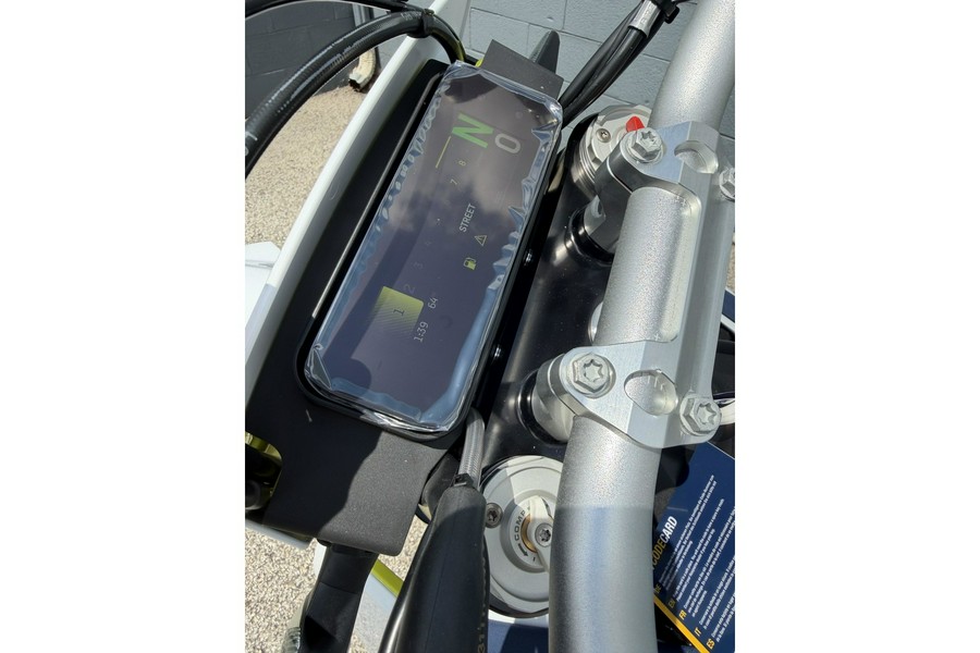 2027 701 Enduro - Husqvarna Motorcycles