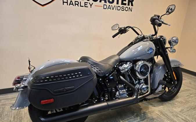 2026 Harley-Davidson® Heritage Classic Dark Billiard Gray Black Cast Wheels FLHC