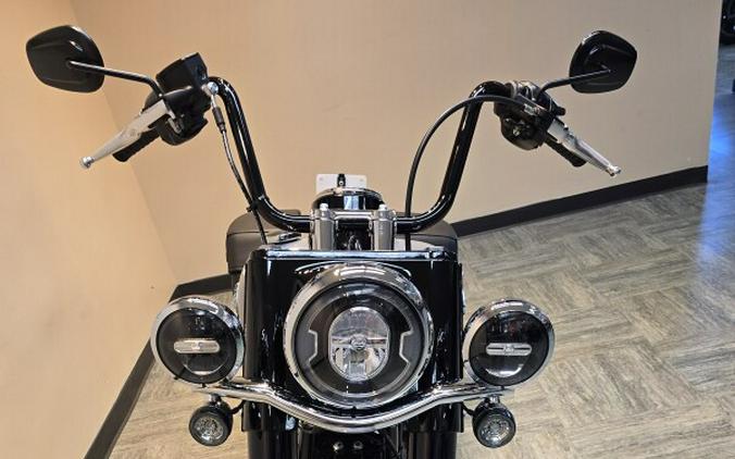 2026 Harley-Davidson® Heritage Classic Dark Billiard Gray Black Cast Wheels FLHC