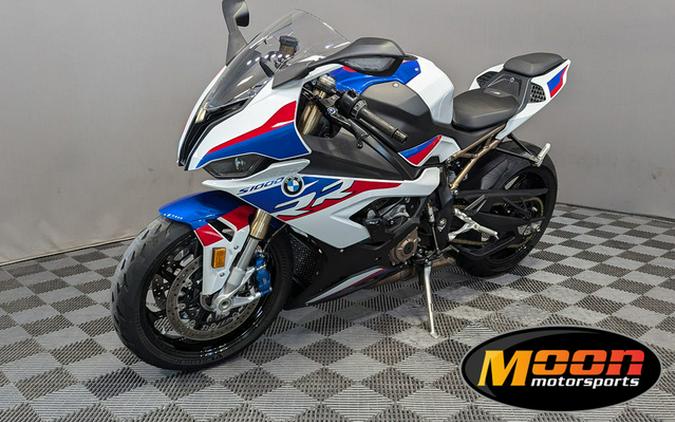 2022 BMW S 1000 RR Light White Racing Blue Racing Red