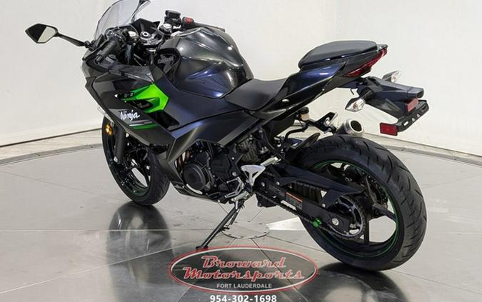 2023 Kawasaki Ninja 400 Metallic Magnetic Dark Gray/Twilight Bl KRT Edition