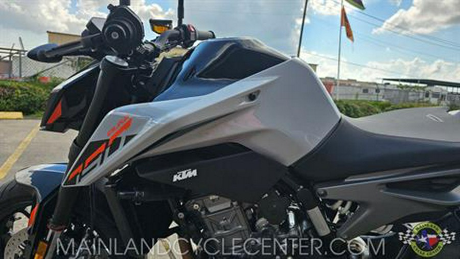 2024 KTM 790 Duke
