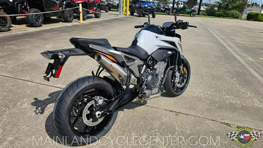 2024 KTM 790 Duke