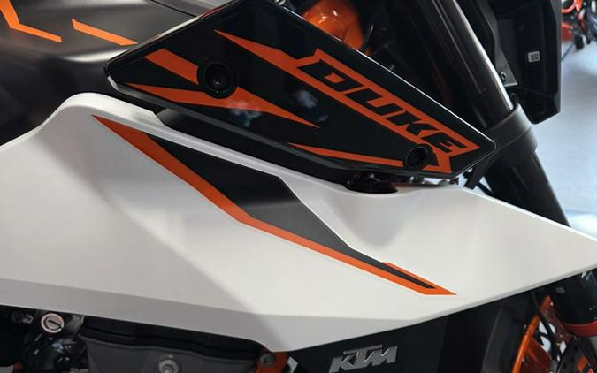 2026 KTM Duke 990 R
