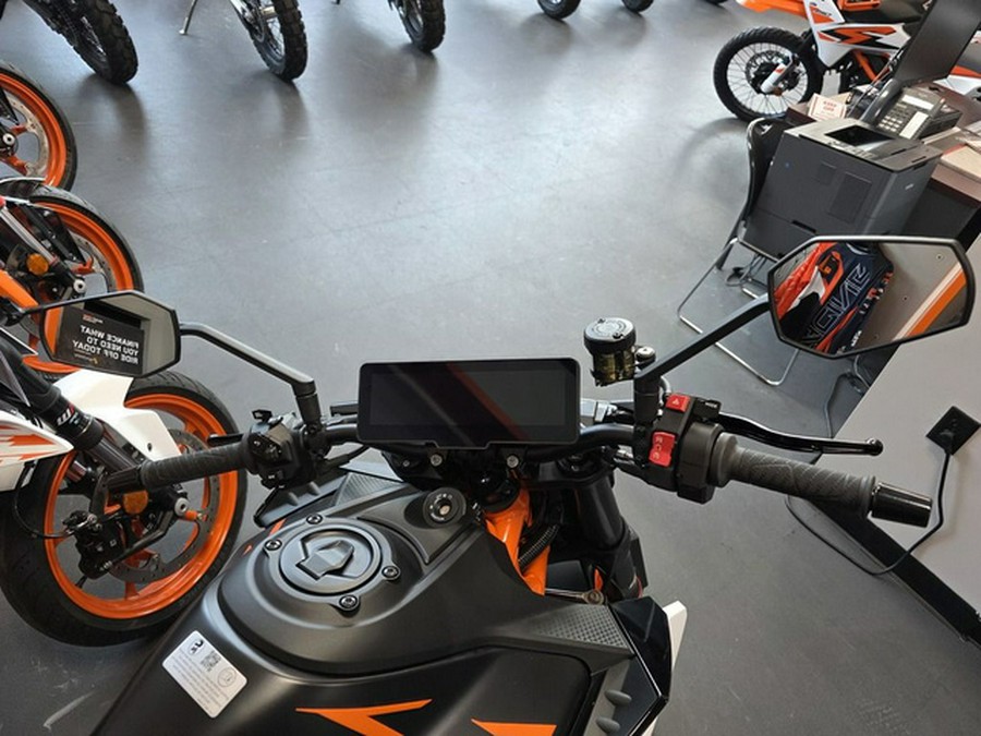 2026 KTM Duke 990 R