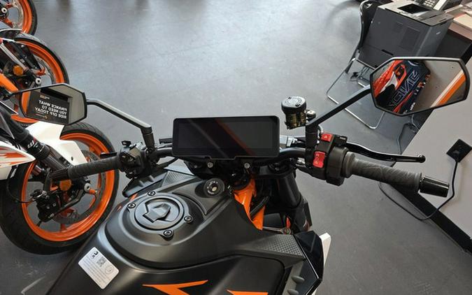 2026 KTM Duke 990 R