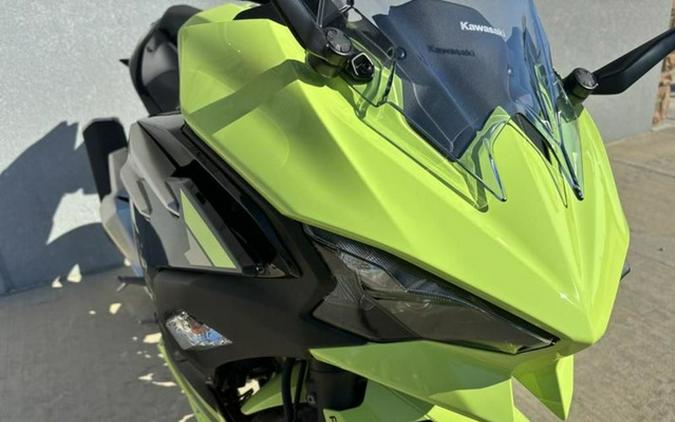 2026 Kawasaki Ninja 500 ABS Metallic Yellowish Green/Ebony SE ABS