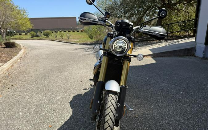 2025 Triumph Scrambler 1200 XE