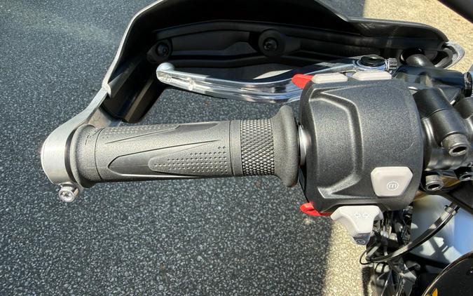 2025 Triumph Scrambler 1200 XE