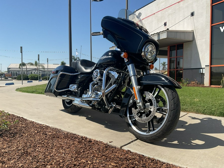 FLHXS 2014 Street Glide® Special