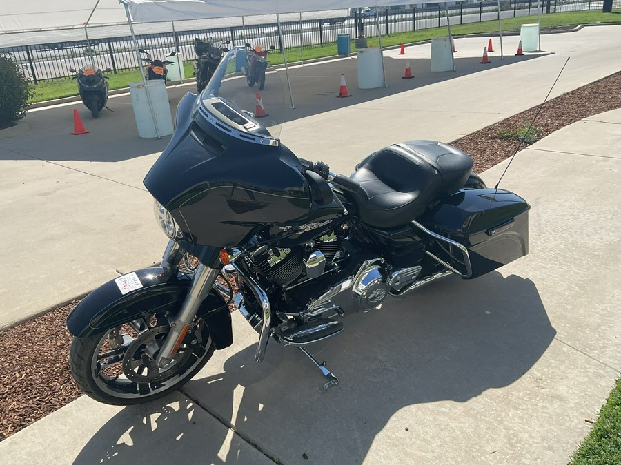 FLHXS 2014 Street Glide® Special