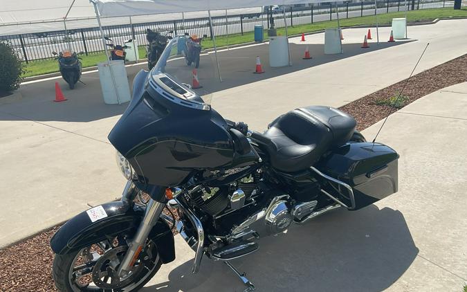 FLHXS 2014 Street Glide® Special