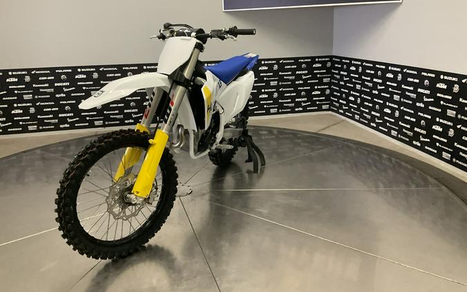 2027 HUSQVARNA FC 450 - 040272Q