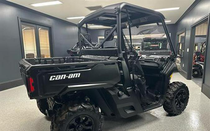 2024 Can-Am Defender DPS HD7