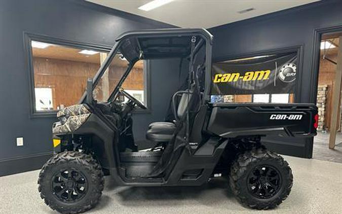 2024 Can-Am Defender DPS HD7