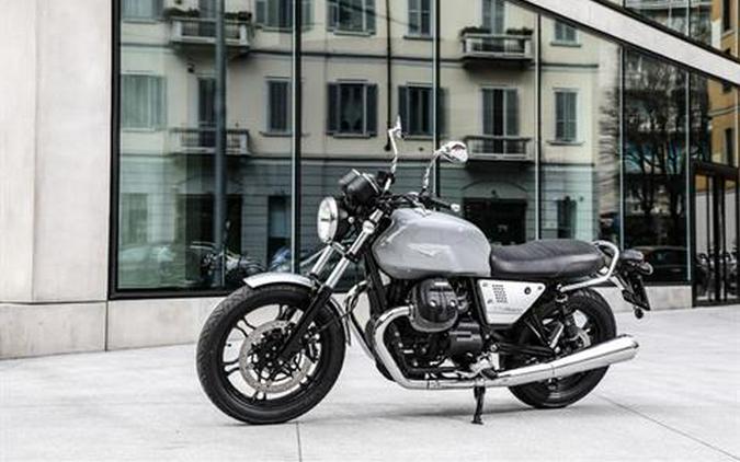 2018 Moto Guzzi V7 III Milano