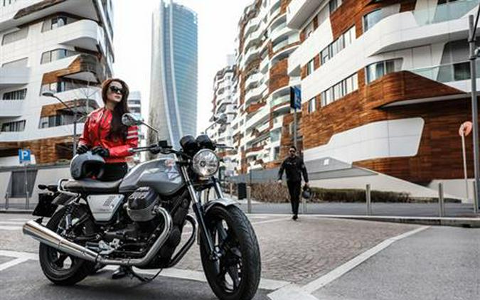 2018 Moto Guzzi V7 III Milano