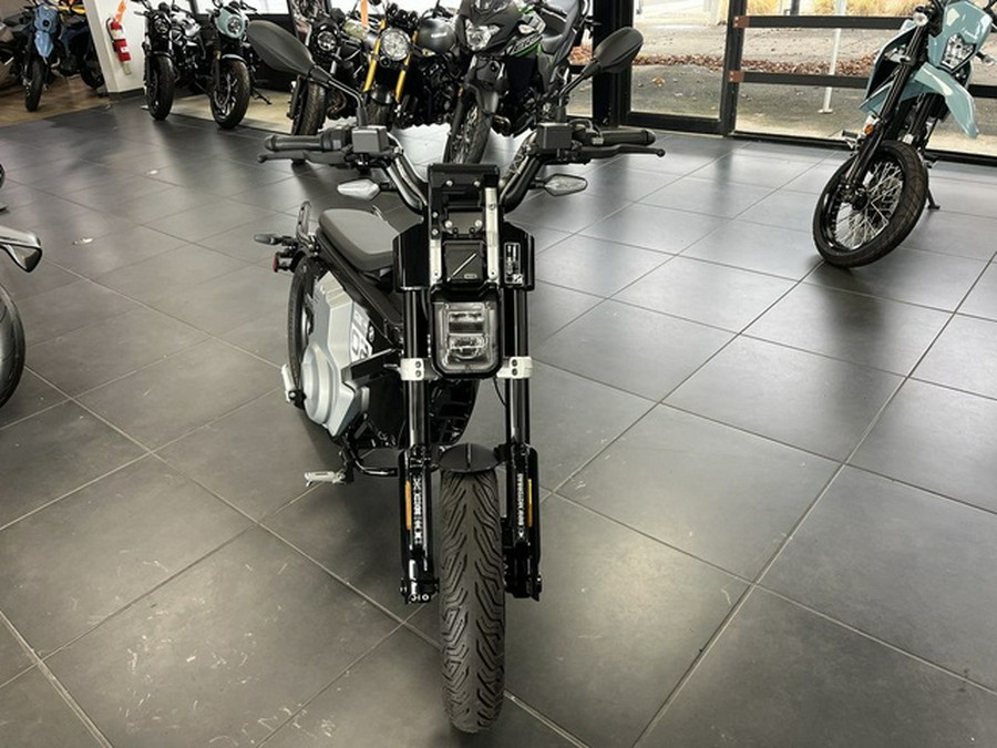 2025 BMW CE 02 Cosmic Black 02