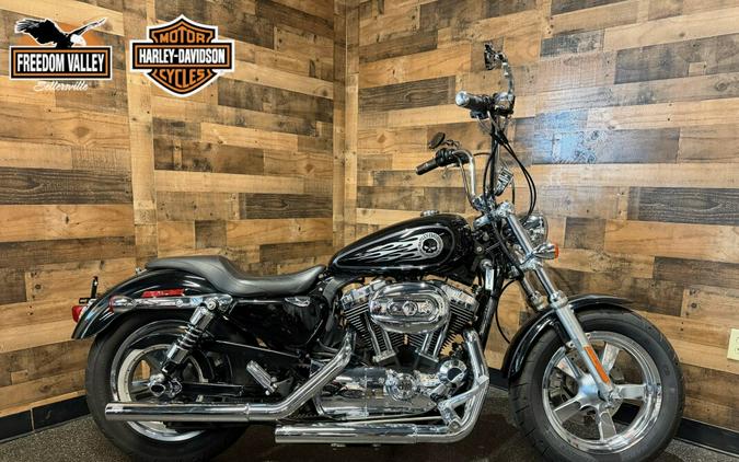 2011 Sportster 1200 Custom Vivid Black XL1200C