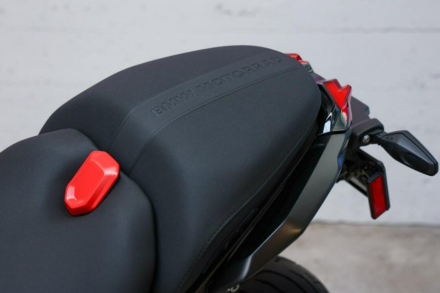 2026 BMW R 1300 R