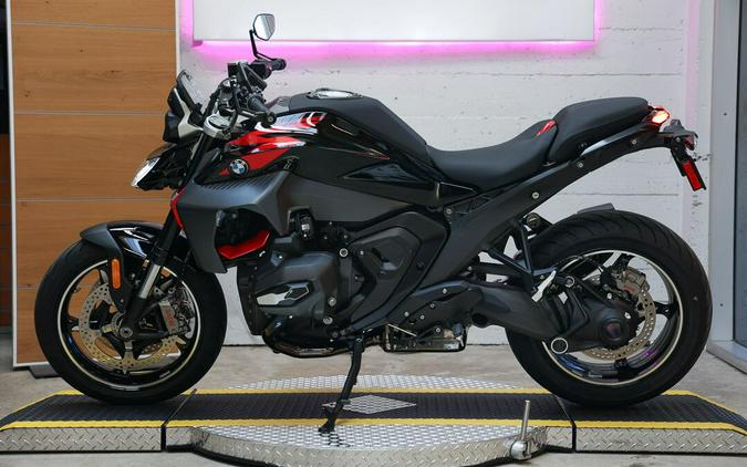 2026 BMW R 1300 R