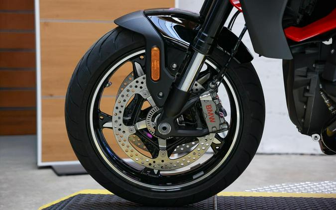 2026 BMW R 1300 R