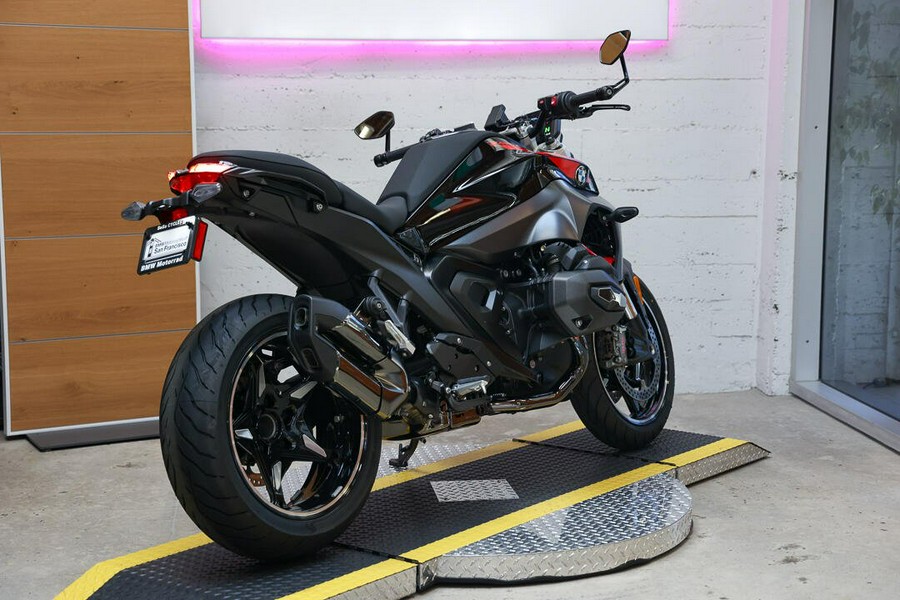 2026 BMW R 1300 R
