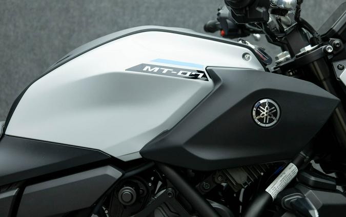2025 YAMAHA MT07