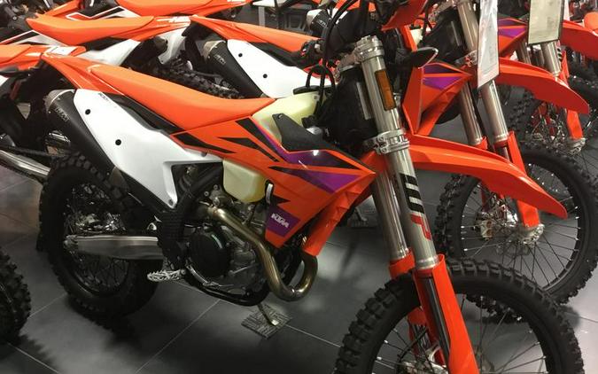 2024 KTM 500 EXC-F Six Days First Look [Fast Facts]